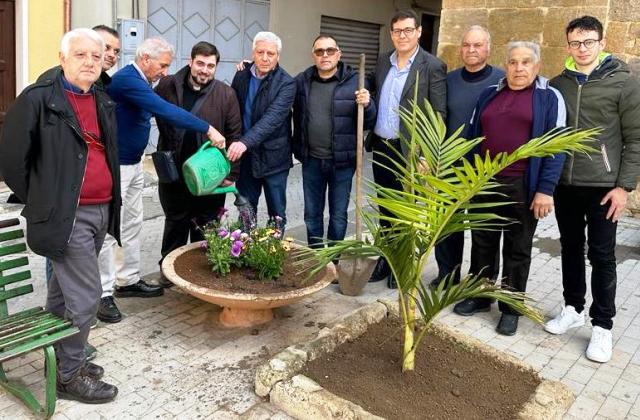 Niscemi. L'Associazione nazionale Bersaglieri ha "abbellito" il piazzale della chiesa San Giuseppe 